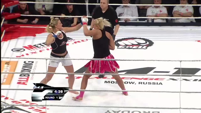 Cindy Dandois vs Yana Kunitskaya, M-1 Challenge 22